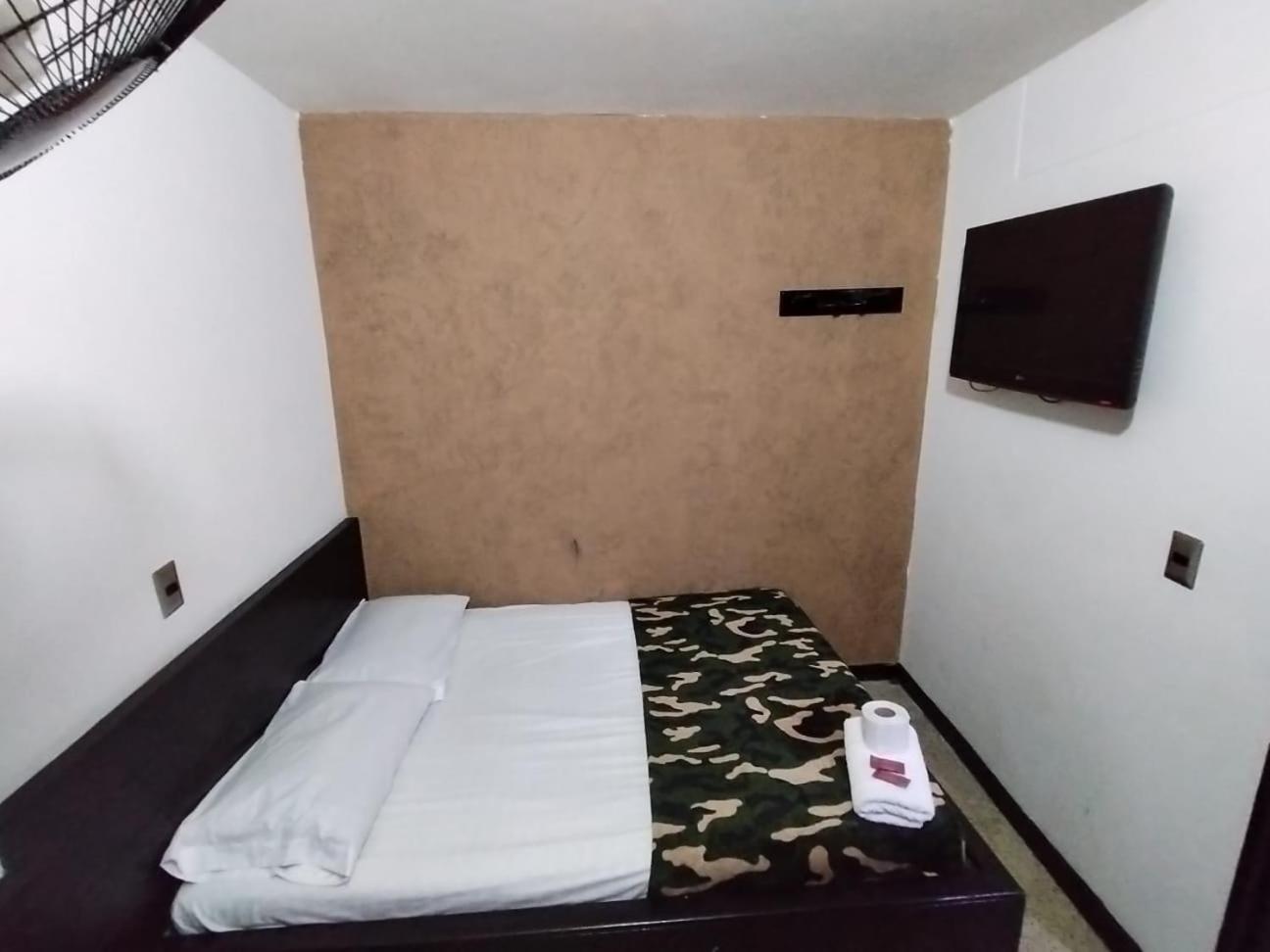Hotel Country ميديلين المظهر الخارجي الصورة