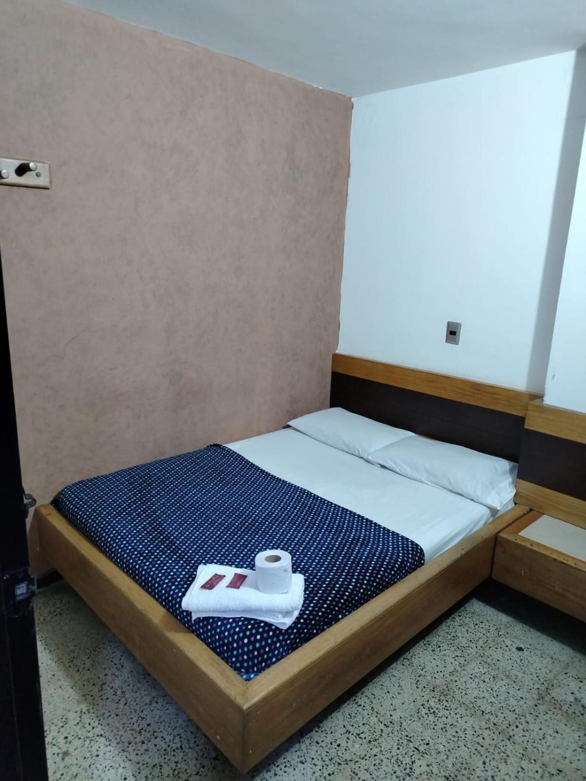 Hotel Country ميديلين المظهر الخارجي الصورة