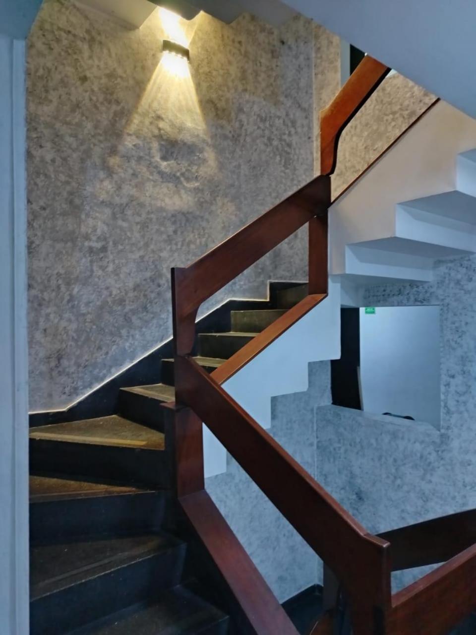 Hotel Country ميديلين المظهر الخارجي الصورة