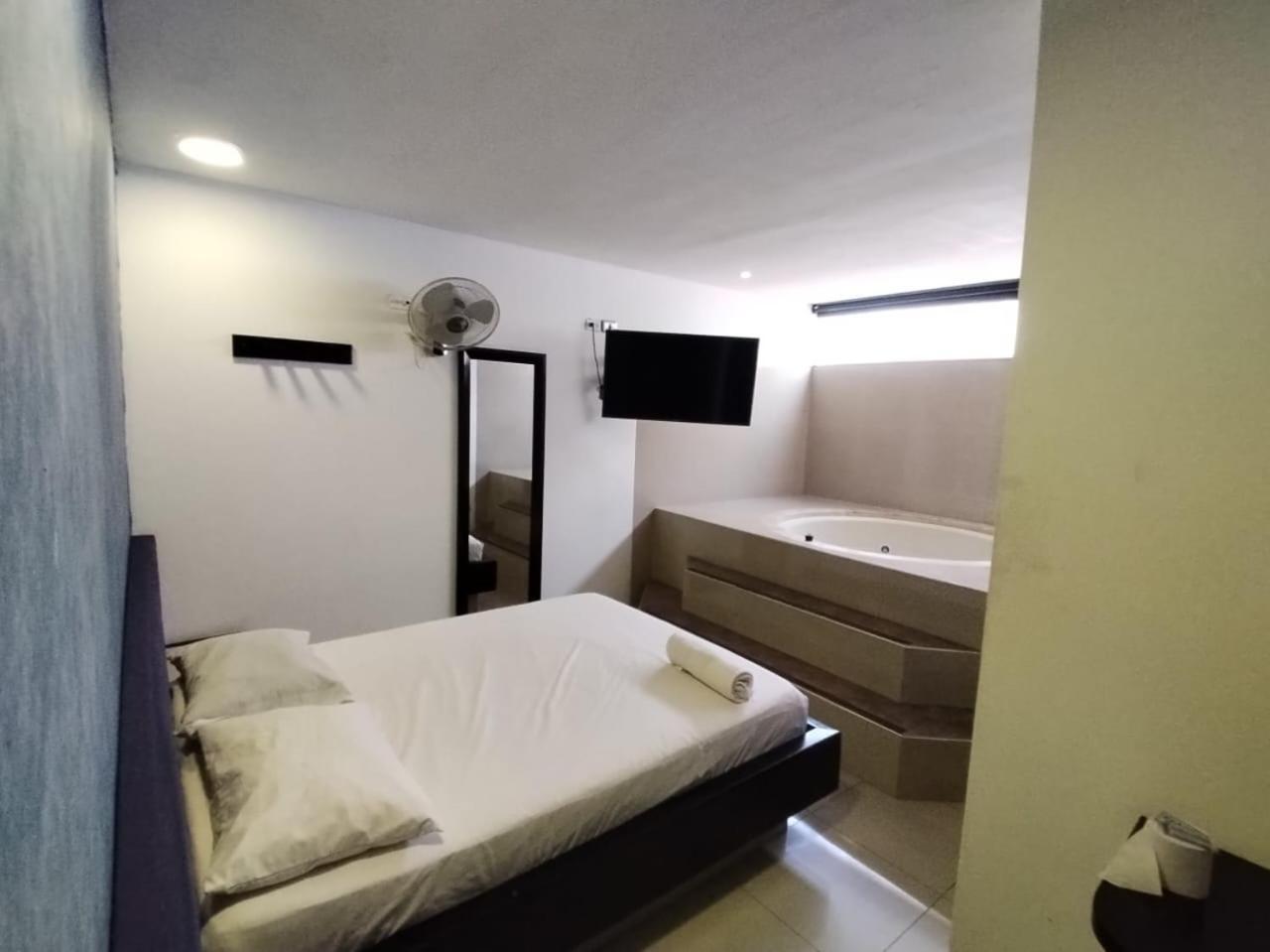 Hotel Country ميديلين المظهر الخارجي الصورة
